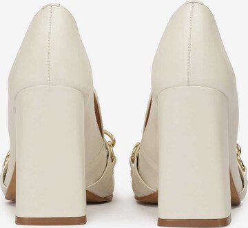 Kazar Pumps in Beige