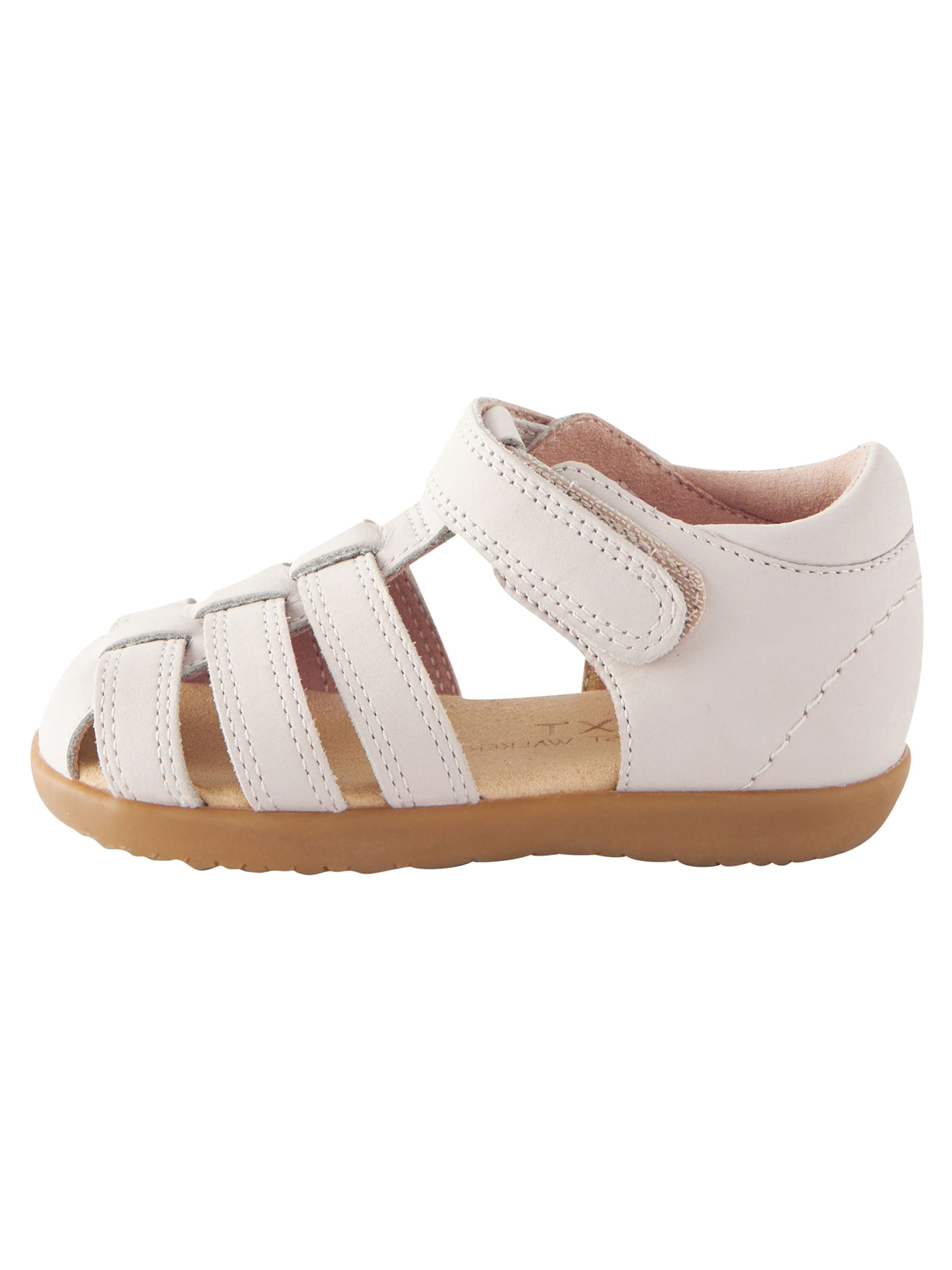 Next Открытая обувь в Белый: спереди