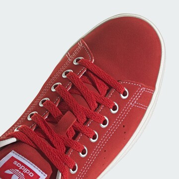 Baskets basses 'Stan Smith' ADIDAS ORIGINALS en rouge