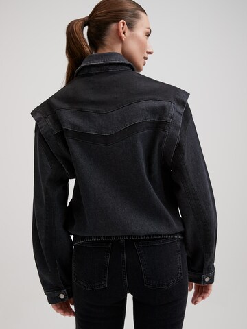 RÆRE by Lorena Rae Between-Season Jacket 'Camille' in Black