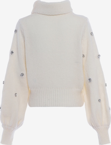 faina Sweater in White