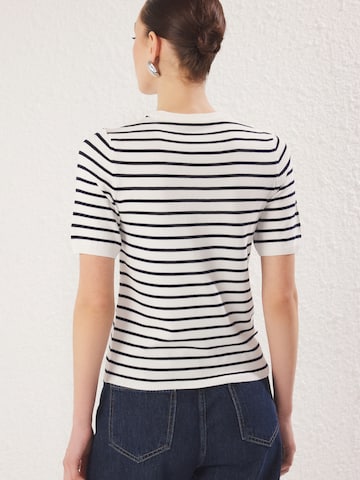 Trendyol Sweater in Beige