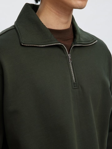Sweat-shirt 'SLHAron' SELECTED en vert