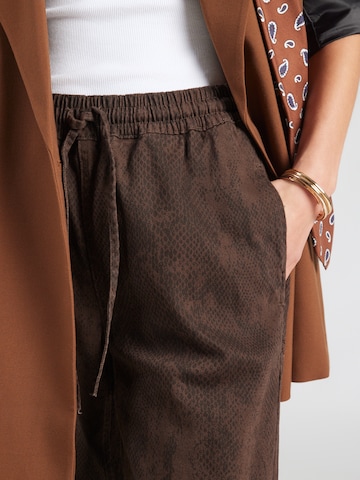 Largi Jeans 'ARDEN' de la FRENCH CONNECTION pe maro