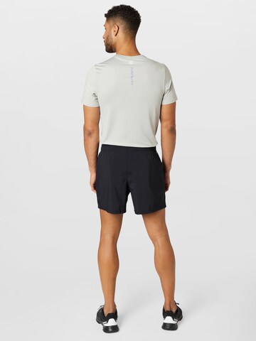 new balance Regular Shorts in Schwarz