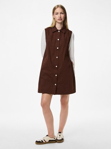 PIECES Kleid 'PCNynne' in Braun