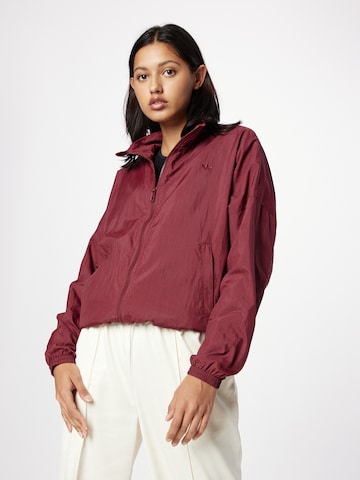 Veste mi-saison 'Premium Essentials Nylon' ADIDAS ORIGINALS en rouge : devant