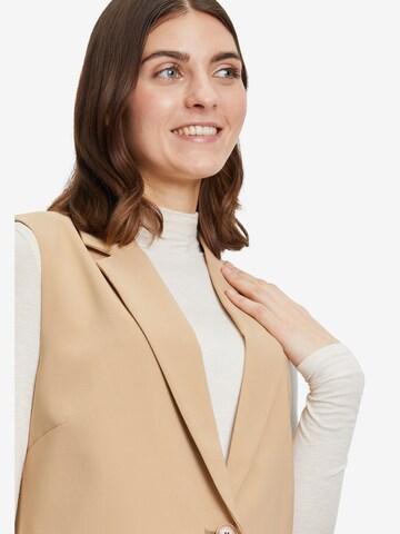 Betty Barclay Vest in Brown