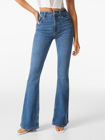 Bershka Flared Jeans in Blue: front