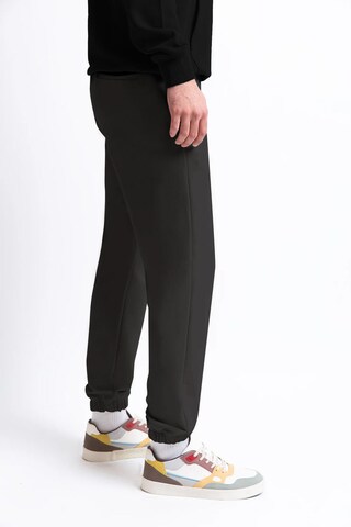 UNIQVIBE Tapered Broek in Grijs