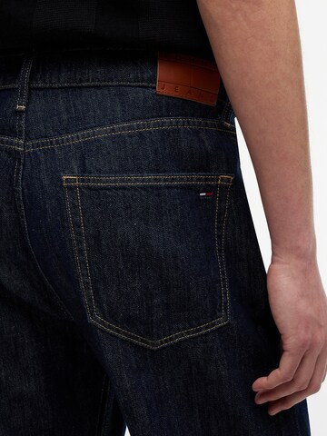 Tommy Jeans Regular Jeans 'Otis' in Blauw