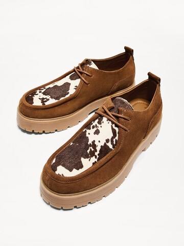 Bershka Lace-up shoe in Brown