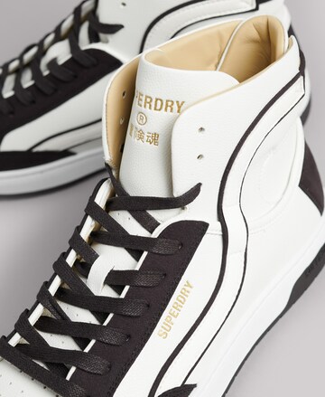 Superdry - Zapatillas deportivas altas en blanco