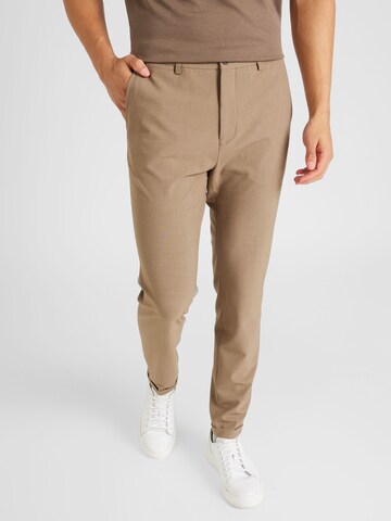 Coupe slim Pantalon à plis 'Liam' Matinique en marron : devant