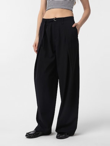 Antioch Regular Pleat-front trousers 'Marika' in Black: front
