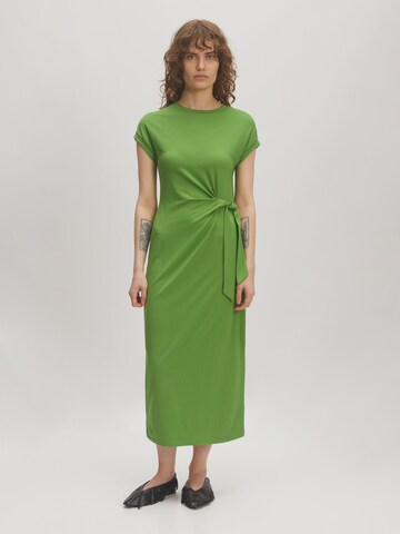 EDITED Kleid 'Milla' in Grün: Vorderseite