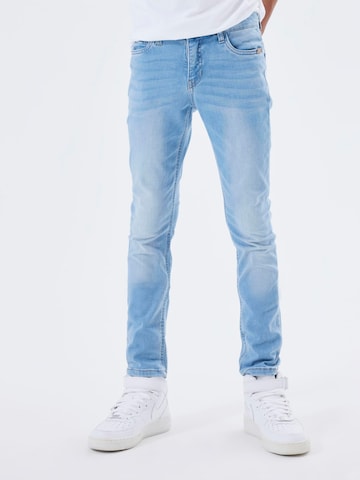 Coupe slim Jean 'Theo' NAME IT en bleu : devant