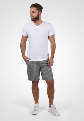 !Solid - Regular Calças chino 'AMUR' em cinzento