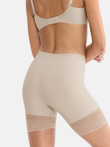 TRIUMPH Корректирующие шорты 'Comfort Contour' в Бежевый