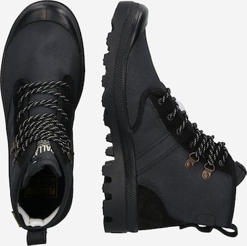 Boots stringati di Palladium in nero