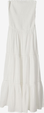 Rochie de vară de la Bershka pe alb: față