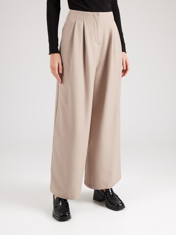 VILA Wide leg Pleat-Front Pants 'VIKAKA' in Grey: front
