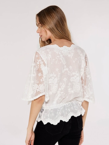 Apricot Bluse in Weiß