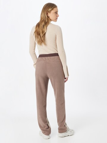 Regular Pantalon 'Addison' Esmé Studios en rose