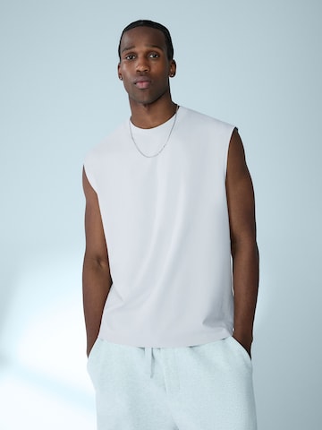 Bershka Shirt in White: front