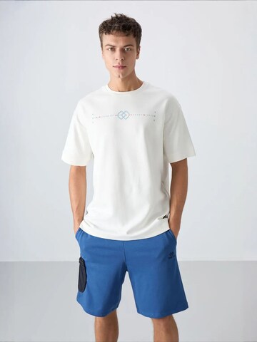 Tommy Life - Camisa 'T-Shirts' em castanho