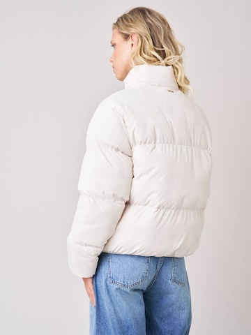 Deeluxe Wintermantel in Beige