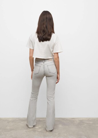 Flared Jeans di MANGO in grigio