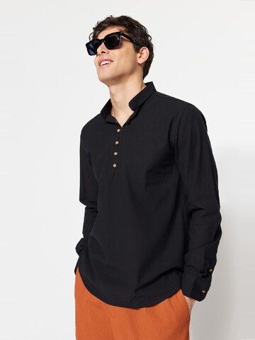 Trendyol - Ajuste estrecho Camisa en negro