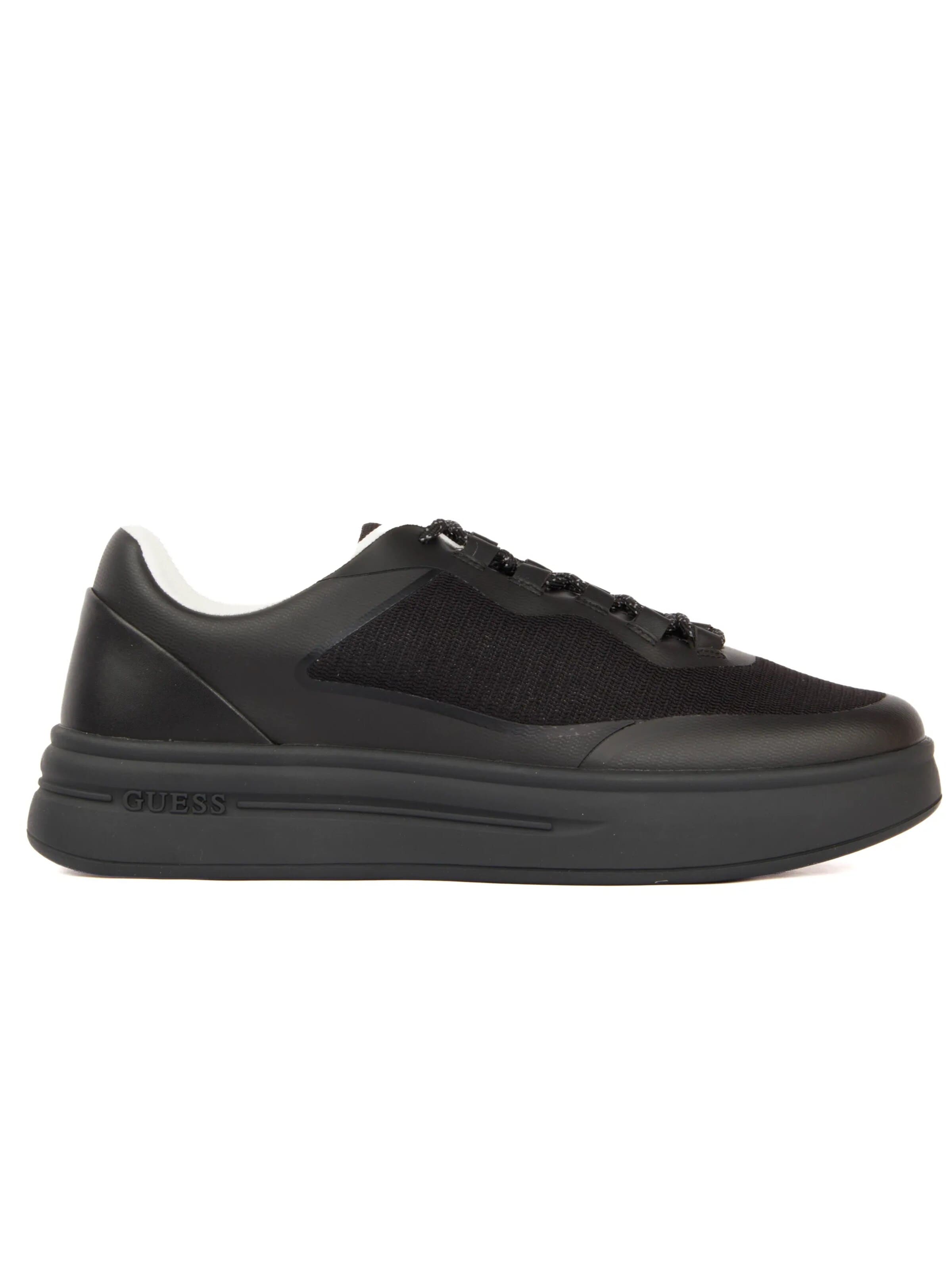 GUESS - Zapatos con cordón 'Winno' en negro: frente