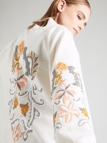 Bianco Lucci Kimono in White
