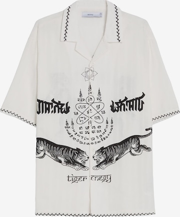 Bershka Comfort fit Overhemd in Beige: voorkant