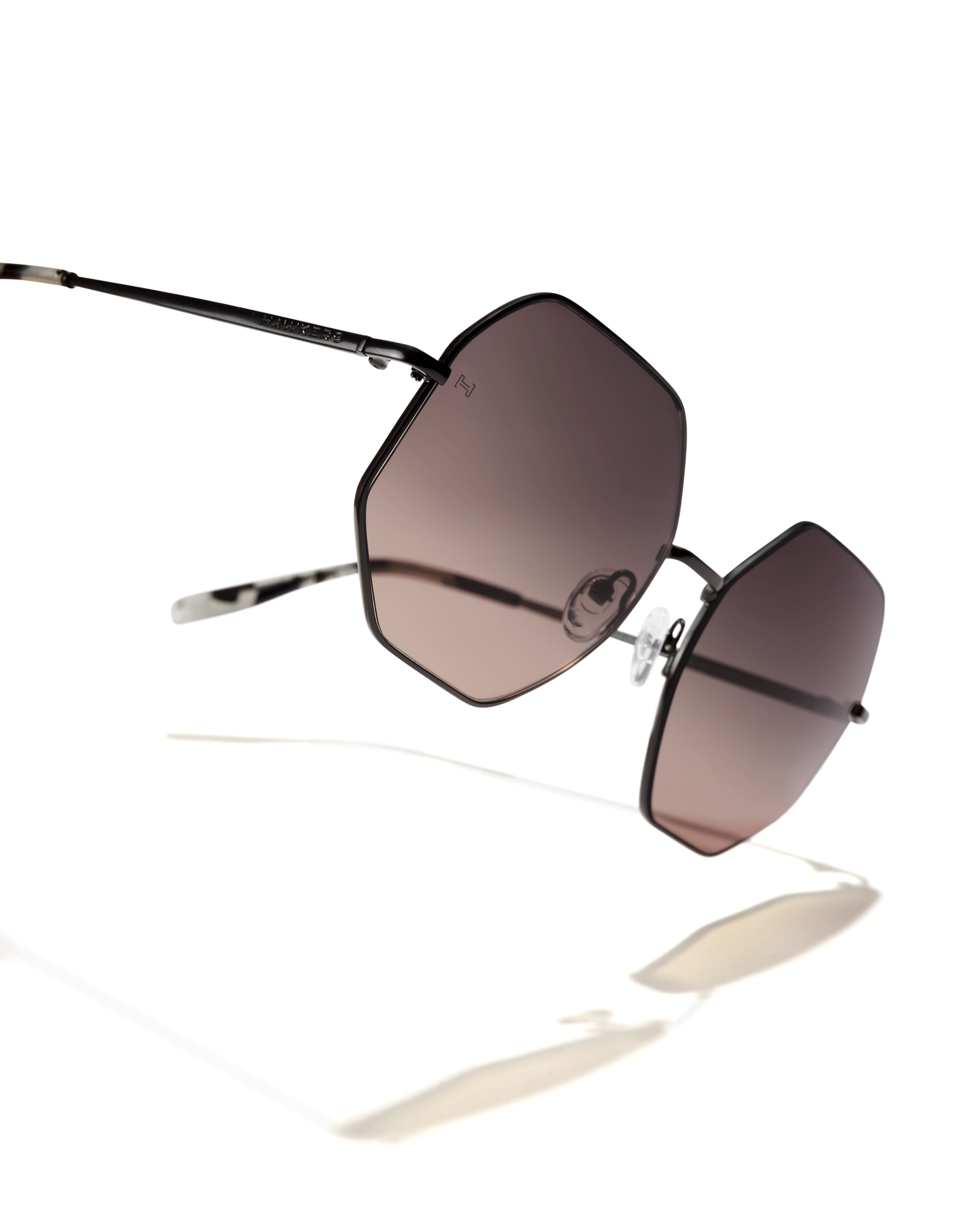 Occhiali da sole 'LUMINA' di HAWKERS in nero