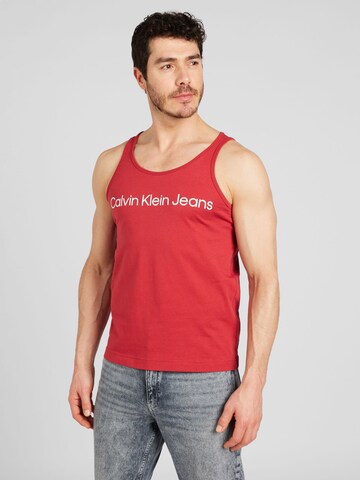 T-Shirt Calvin Klein Jeans en rouge : devant