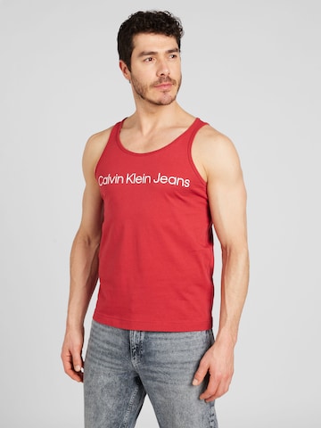 T-Shirt Calvin Klein Jeans en rouge : devant