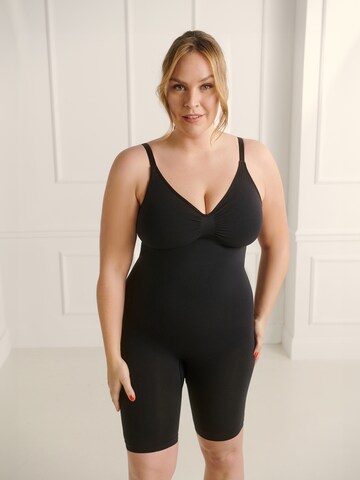 Guido Maria Kretschmer Curvy Shapingbody 'Lavina' i svart: framsida