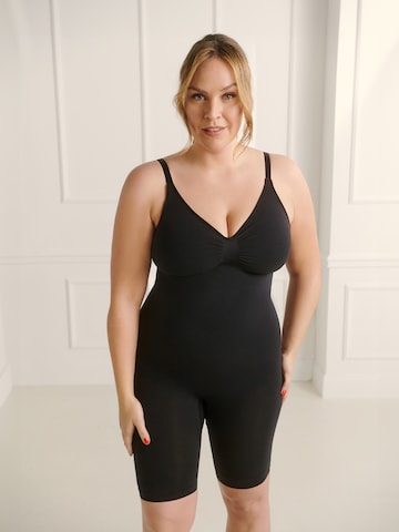 Guido Maria Kretschmer Curvy Shapingbody 'Lavina' in Zwart: voorkant