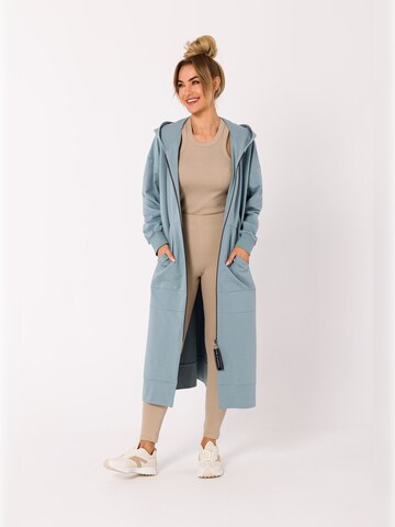made of emotion Sweatshirt 'M729 ' in Blau