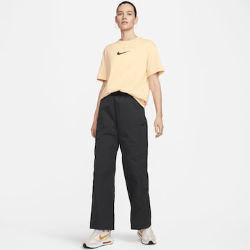 Nike Sportswear T-Shirt in Orange