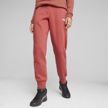 Effilé Pantalon de sport 'Essentials' PUMA en rouge : devant