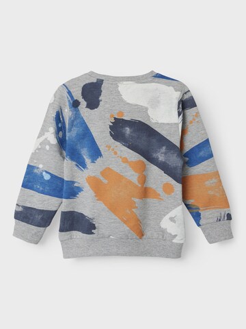 NAME IT Sweatshirt i grå