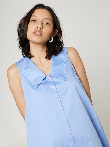 florence by mills exclusive for ABOUT YOU - Vestidos camiseiros 'Farmers Market' em azul