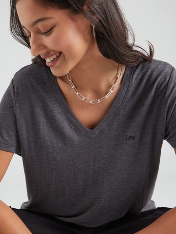 Maglietta 'V NECK TEE' di Lee in nero