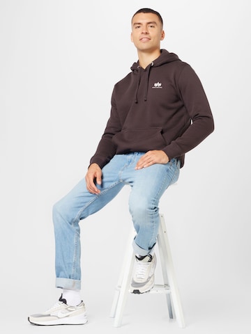 ALPHA INDUSTRIES Regular fit Μπλούζα φούτερ σε καφέ