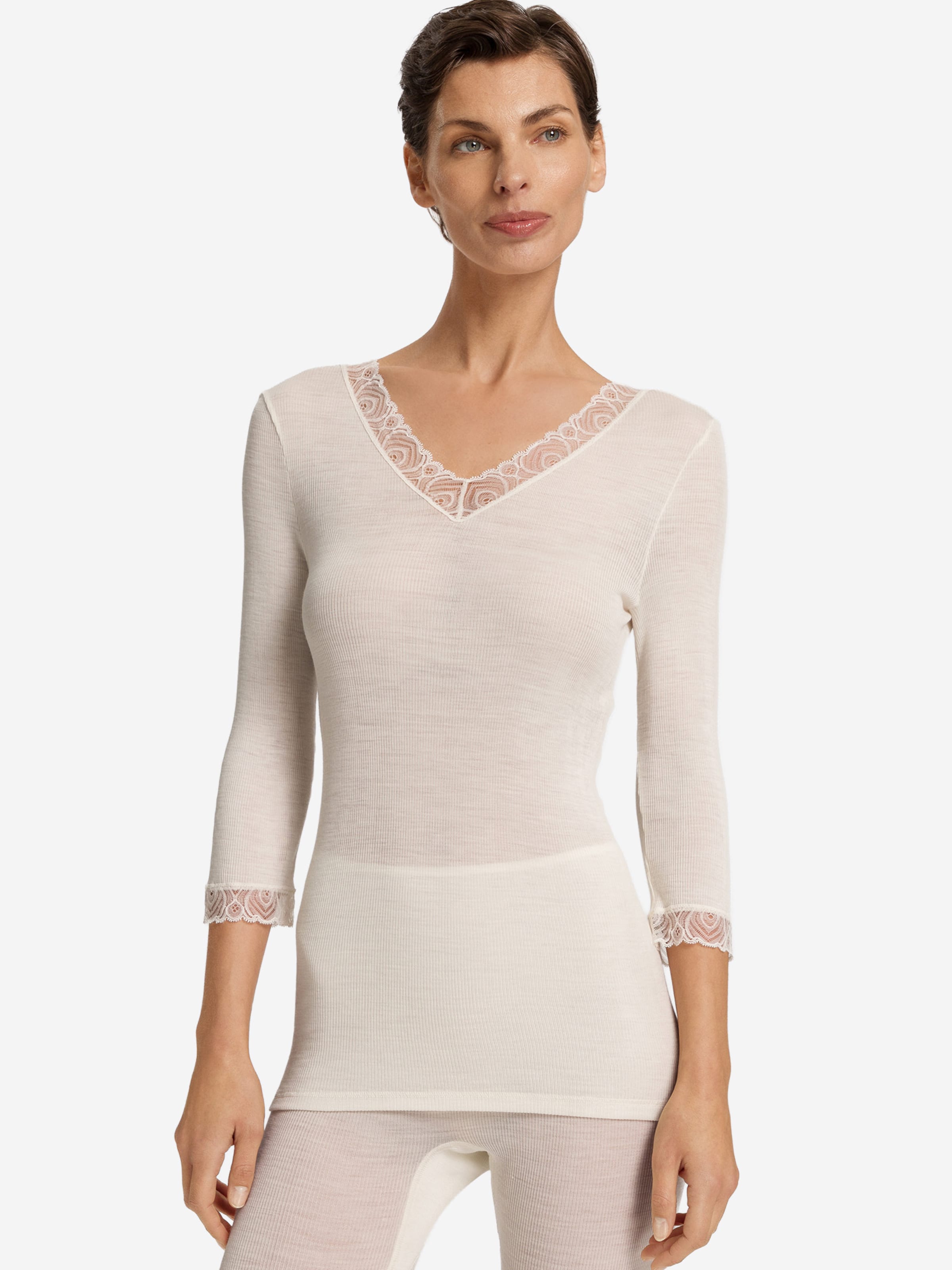 Hanro Slaapshirt ' Woolen Lace ' in Wit: voorkant