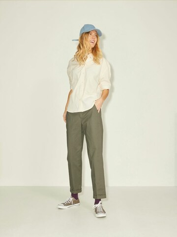 regular Pantaloni chino 'JXELLA' di JJXX in verde